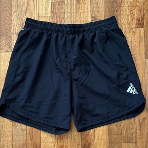 adidas Women’s Aero Design for Movement Black Shorts Size Large